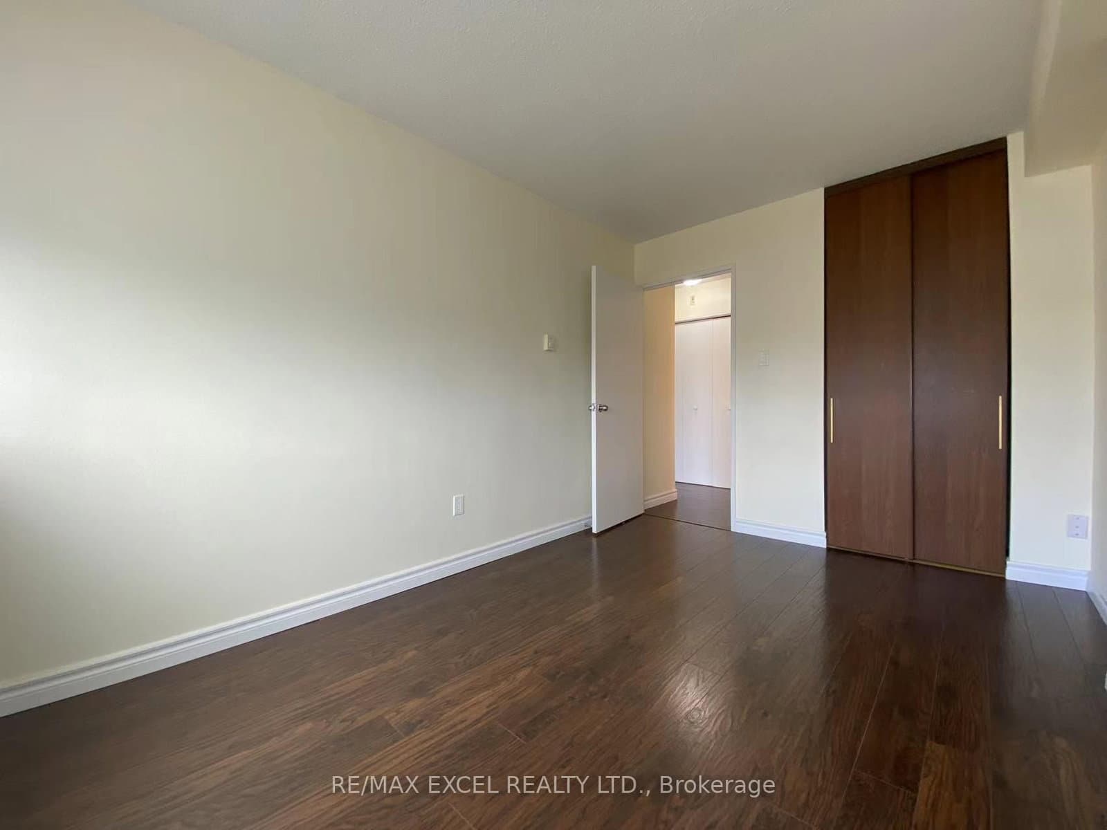 2500 Bridletowne Circle, Unit 907 thumbnail 32