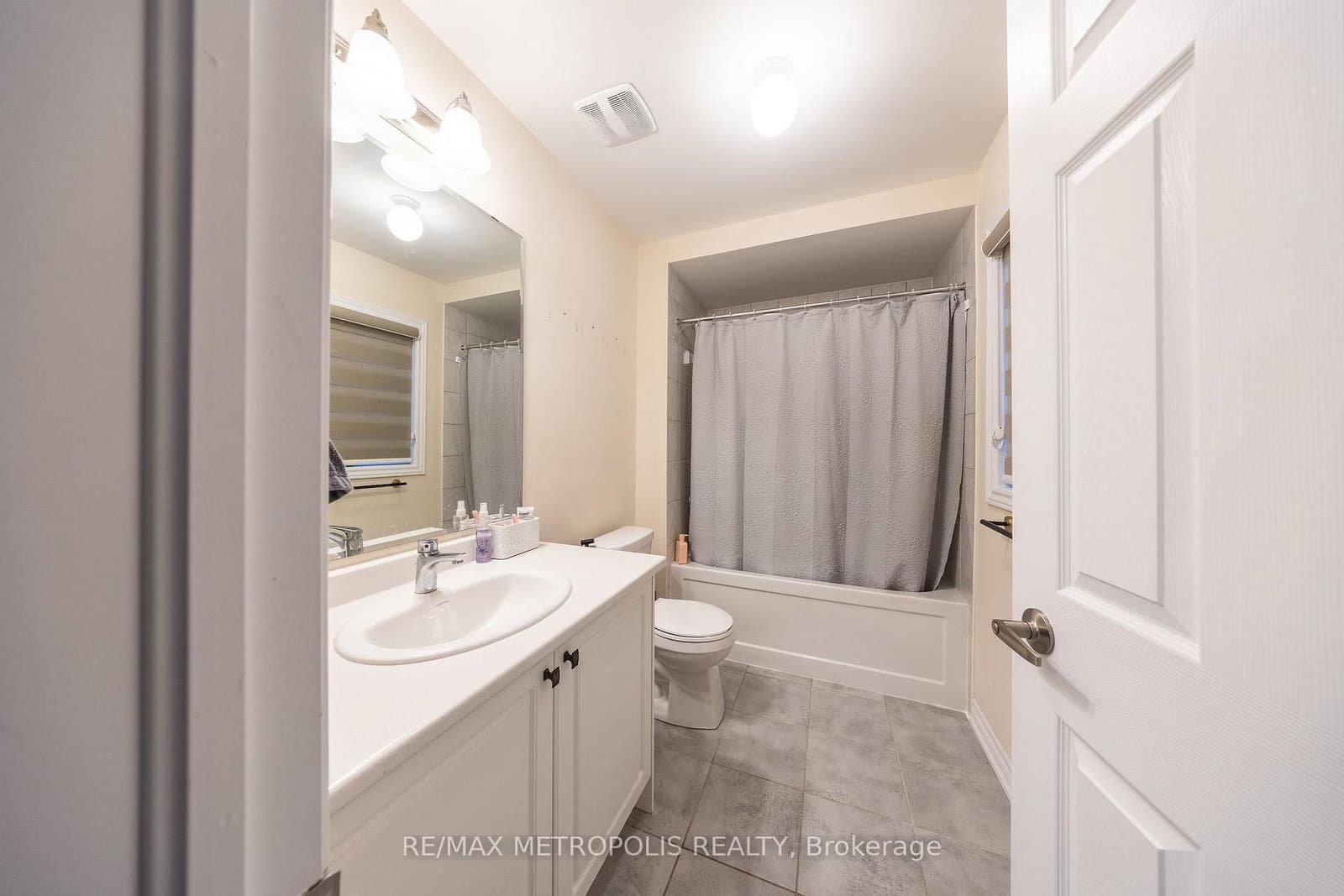 217 Ronald Guscott Street, Unit Main thumbnail 28