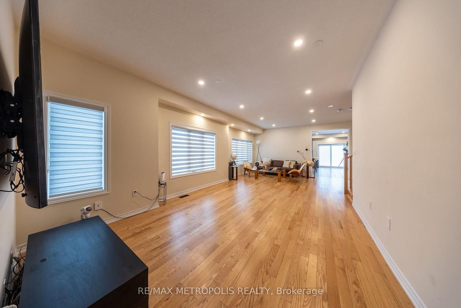 217 Ronald Guscott Street, Unit Main thumbnail 5