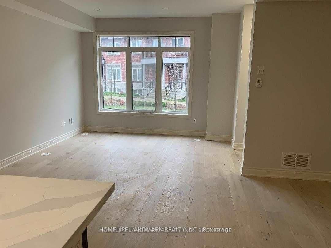 8 Eaton Park Lane, Unit 12 thumbnail 5