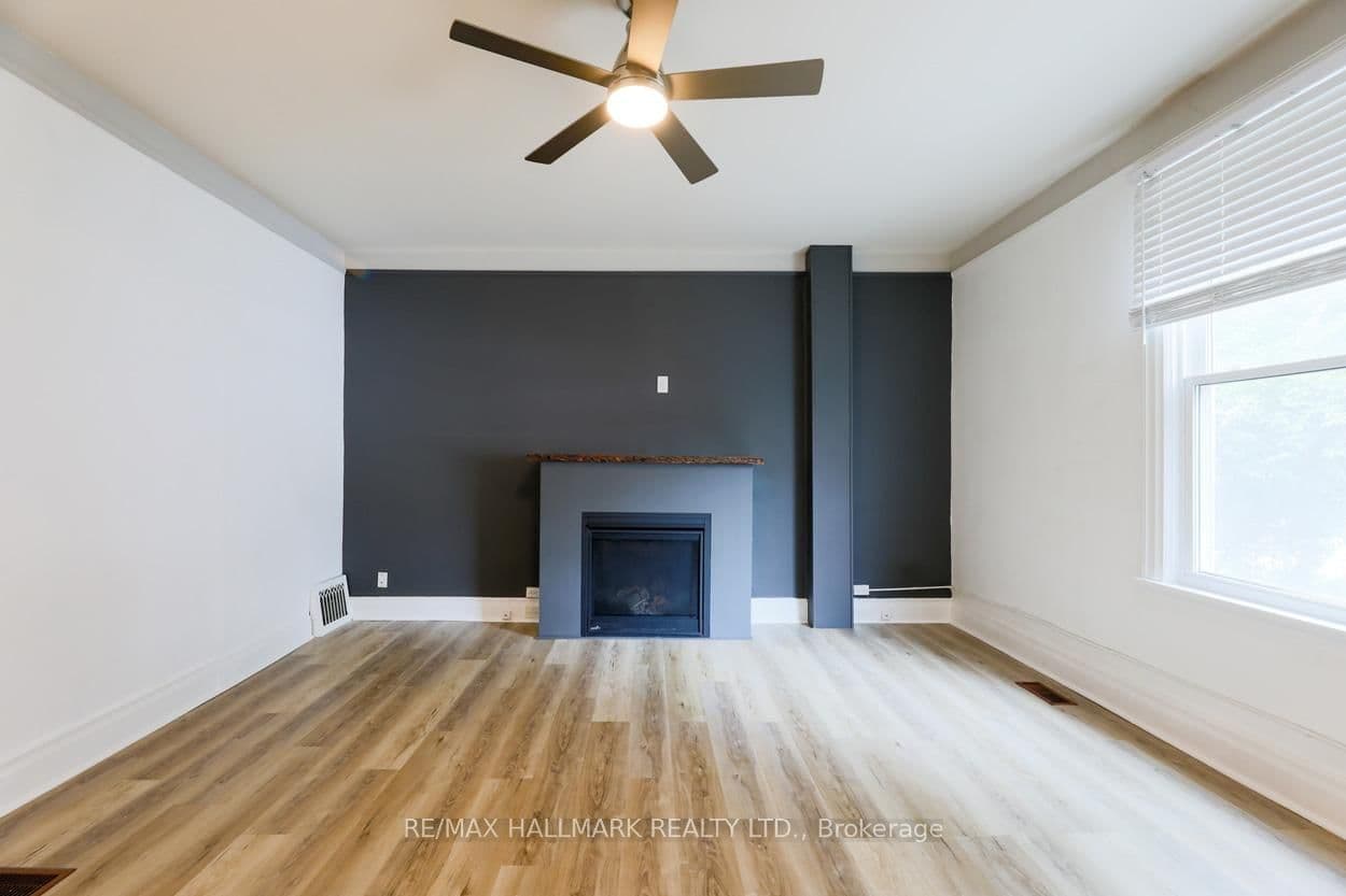 405 Kingston Road, Unit Main Floor thumbnail 3