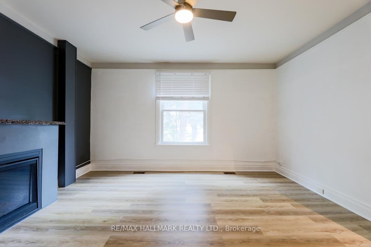 405 Kingston Road, Unit Main Floor thumbnail 4