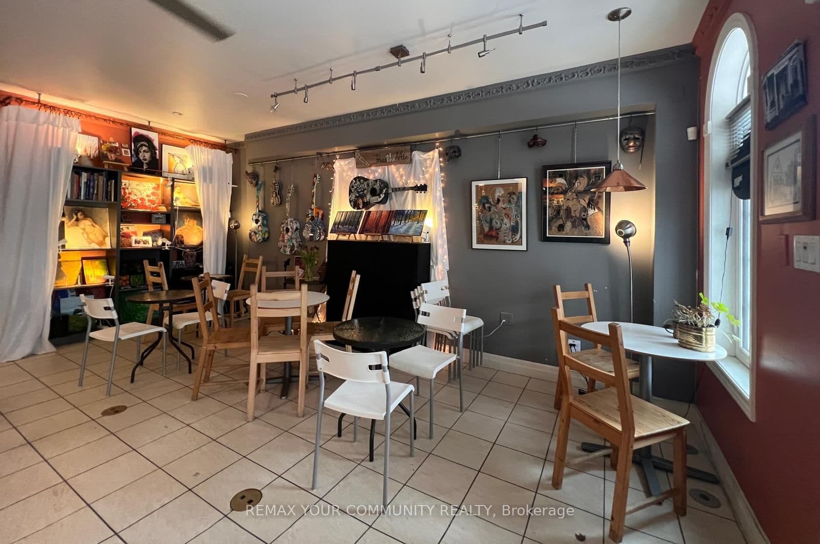 617 Liverpool Road thumbnail 22
