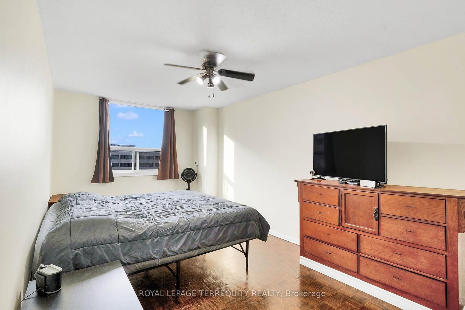 180 Markham Road, Unit 816 thumbnail 17