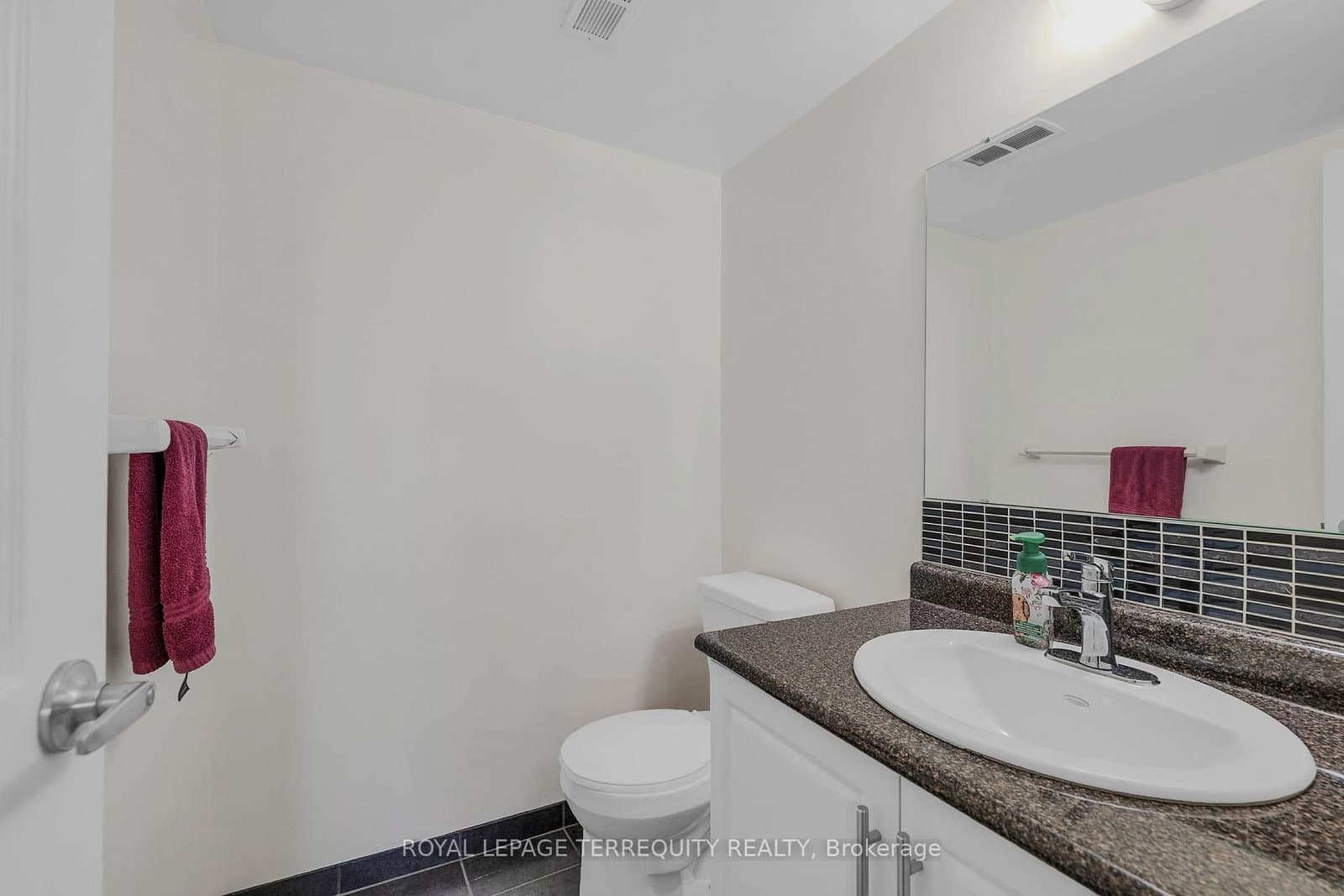 180 Markham Road, Unit 816 thumbnail 20