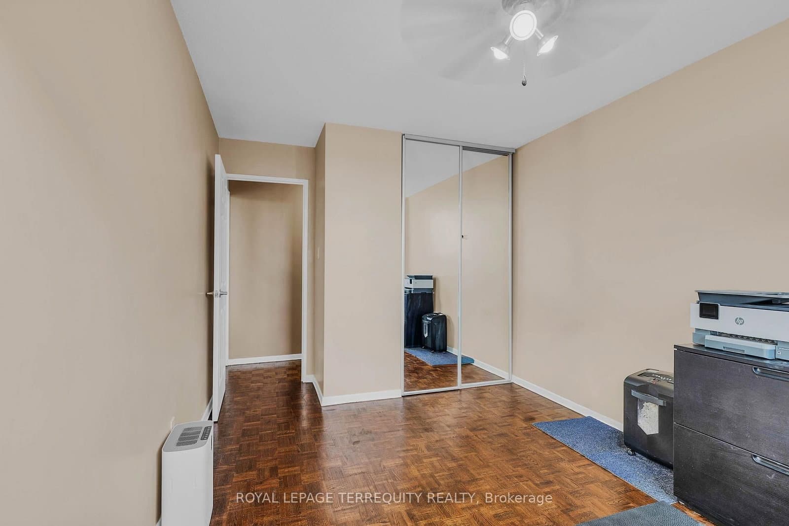 180 Markham Road, Unit 816 thumbnail 22