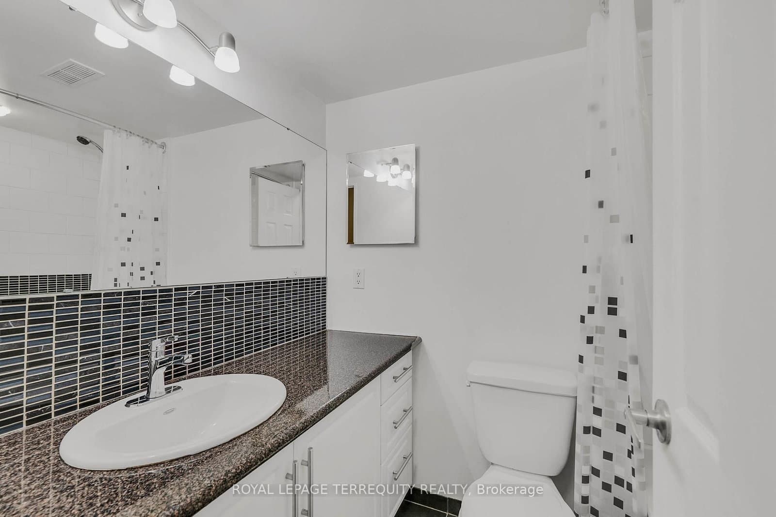 180 Markham Road, Unit 816 thumbnail 23