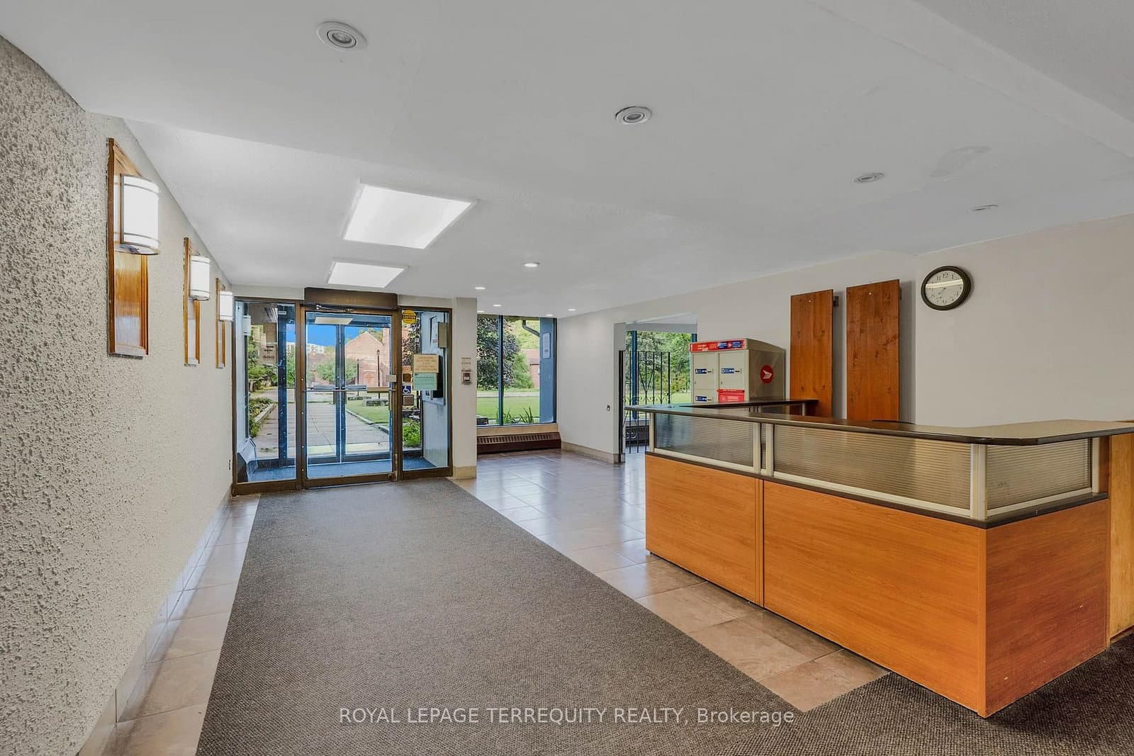 180 Markham Road, Unit 816 thumbnail 4