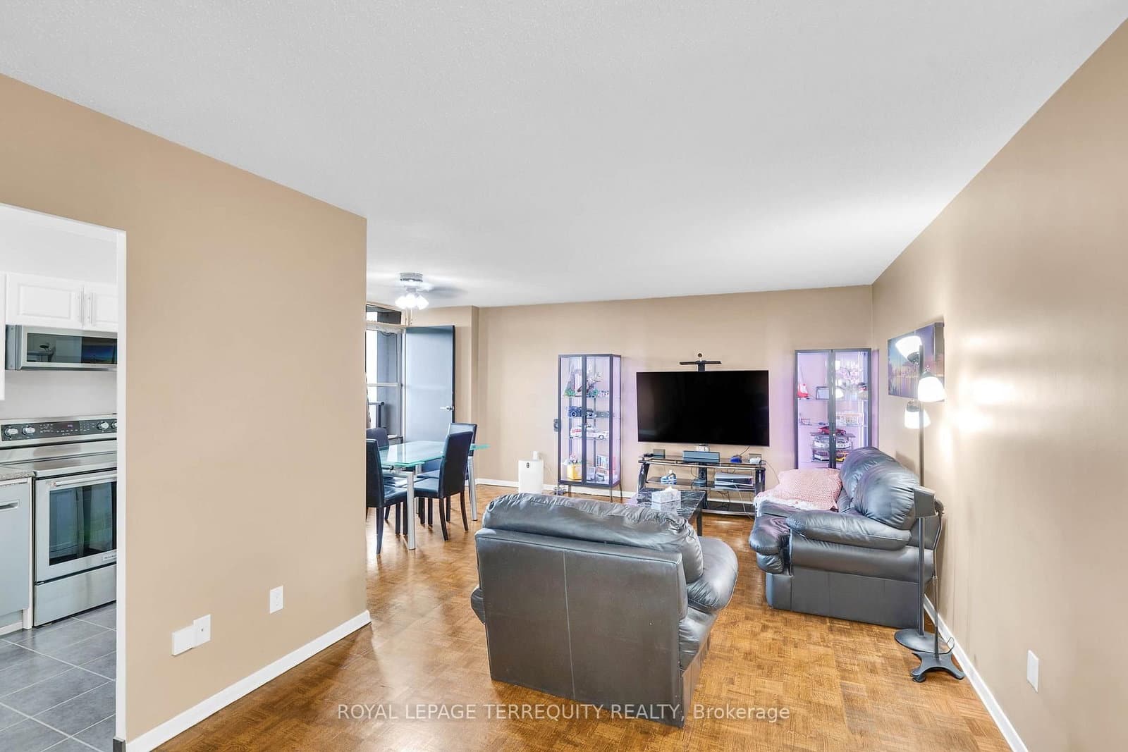 180 Markham Road, Unit 816 thumbnail 6