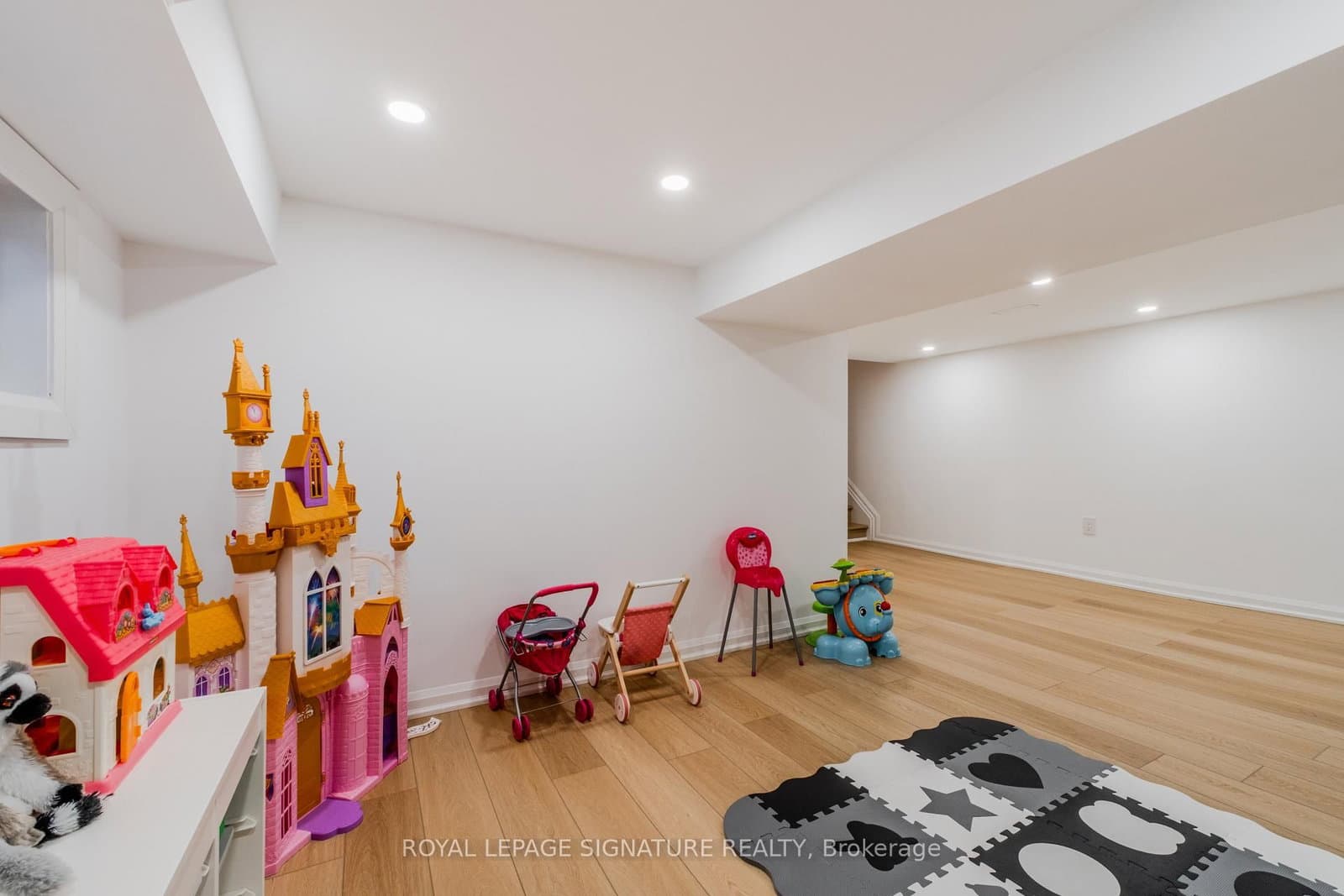 15 Battenberg Avenue thumbnail 19