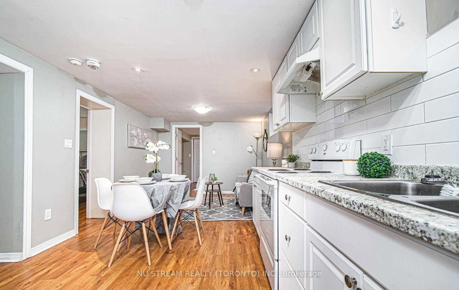 901 Lilac Terrace thumbnail 2