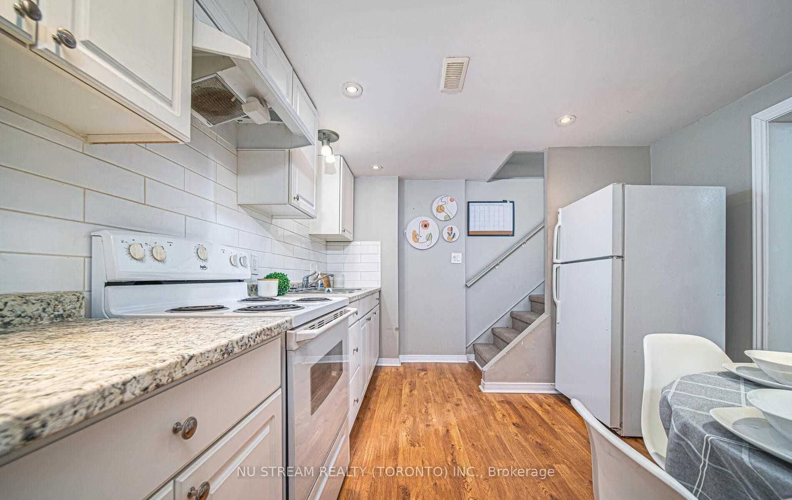 901 Lilac Terrace thumbnail 3