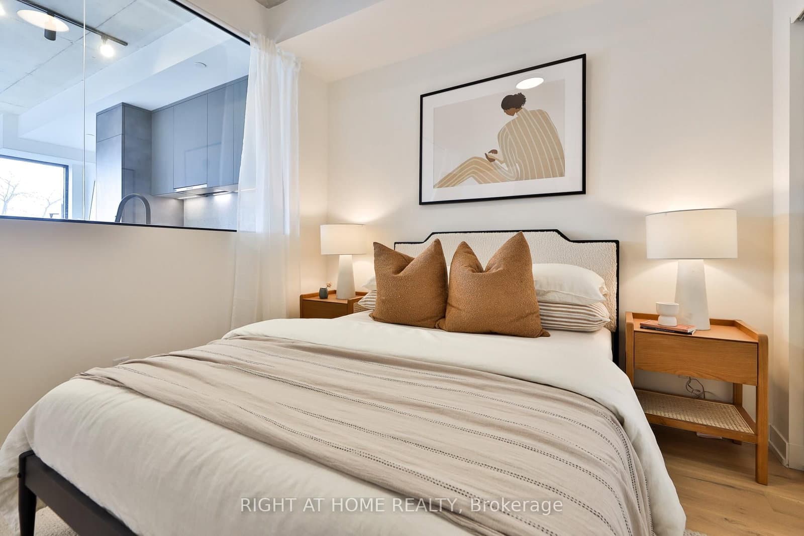 761 Queen Street E, Unit 205 thumbnail 14