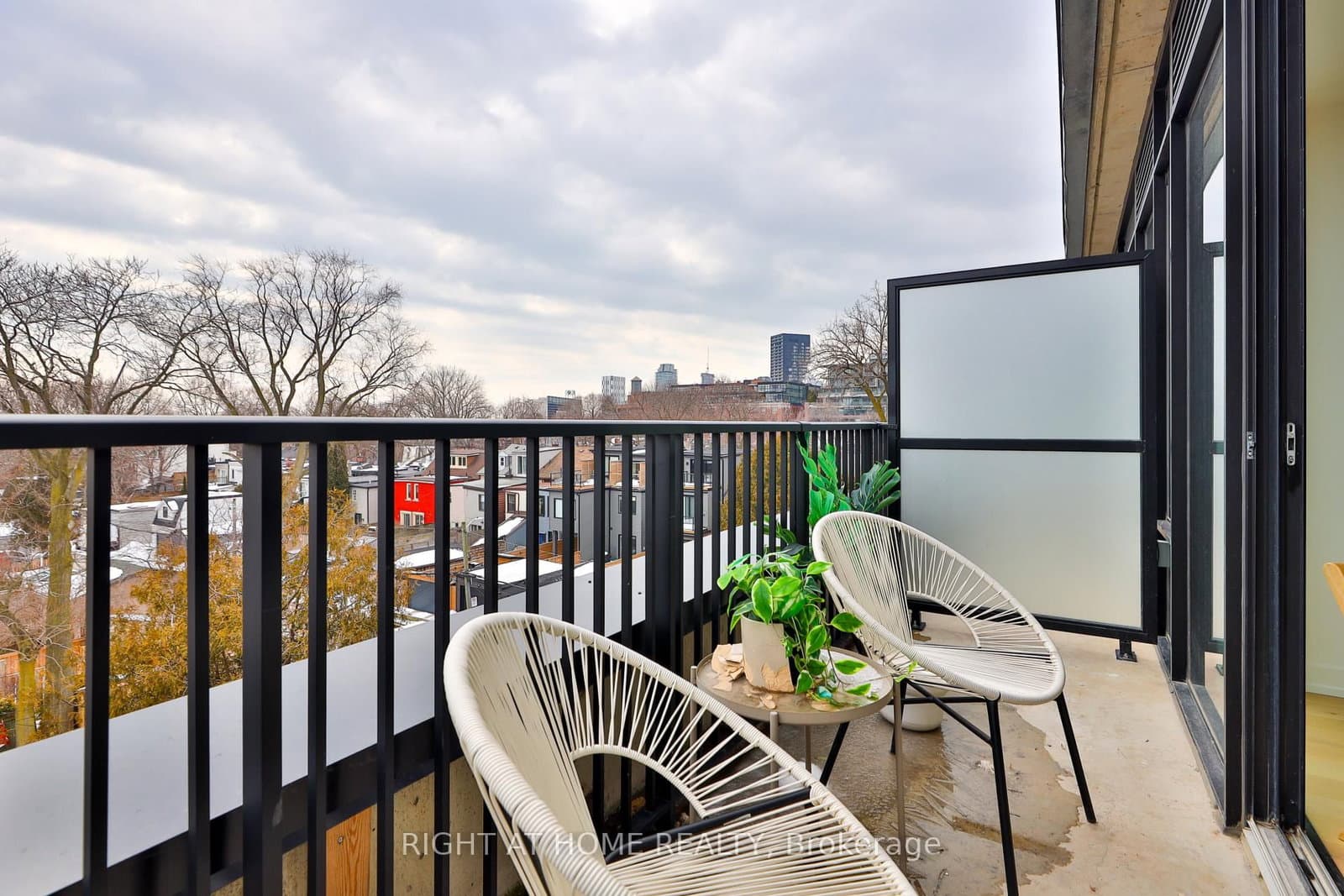 761 Queen Street E, Unit 205 thumbnail 18