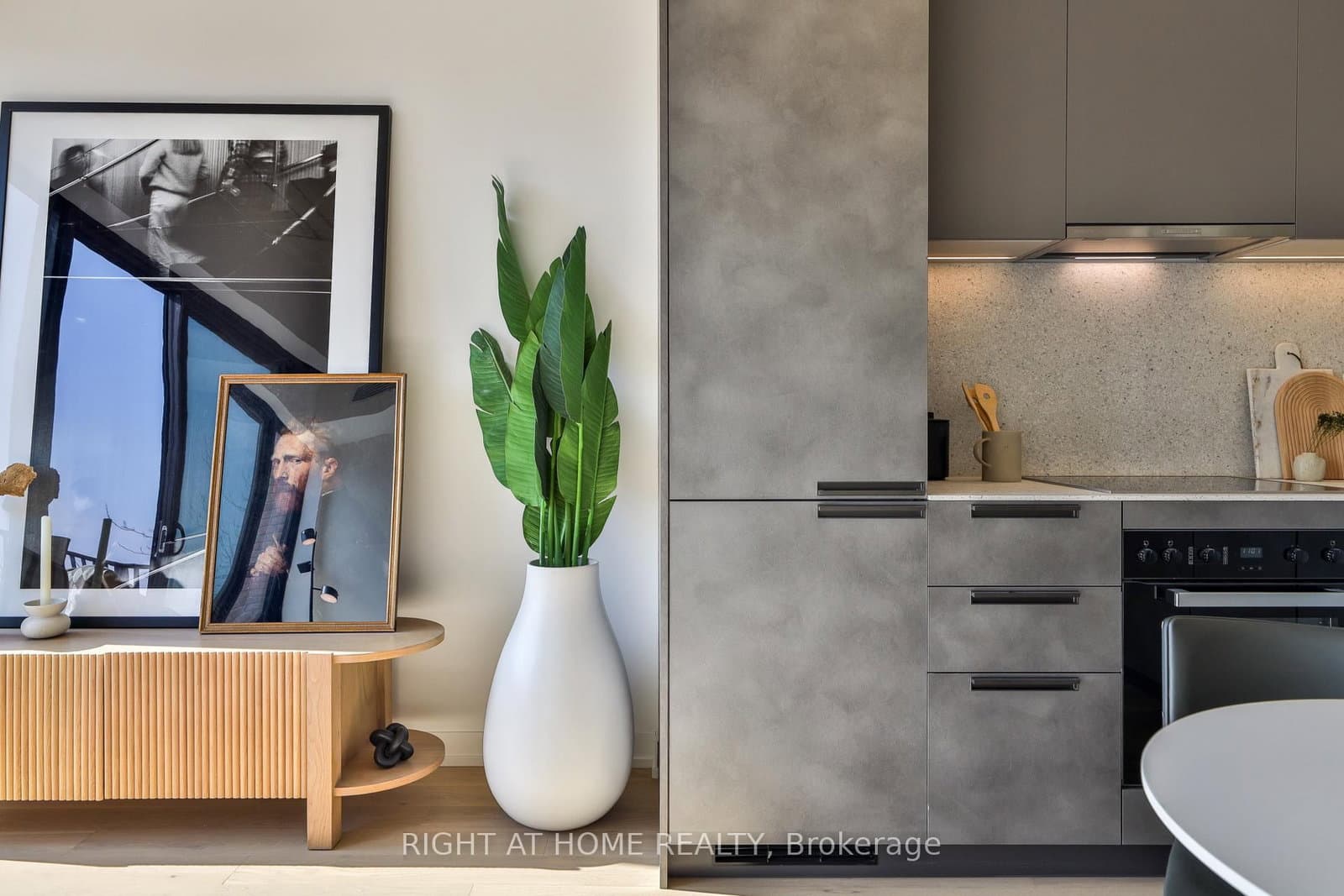 761 Queen Street E, Unit 205 thumbnail 9