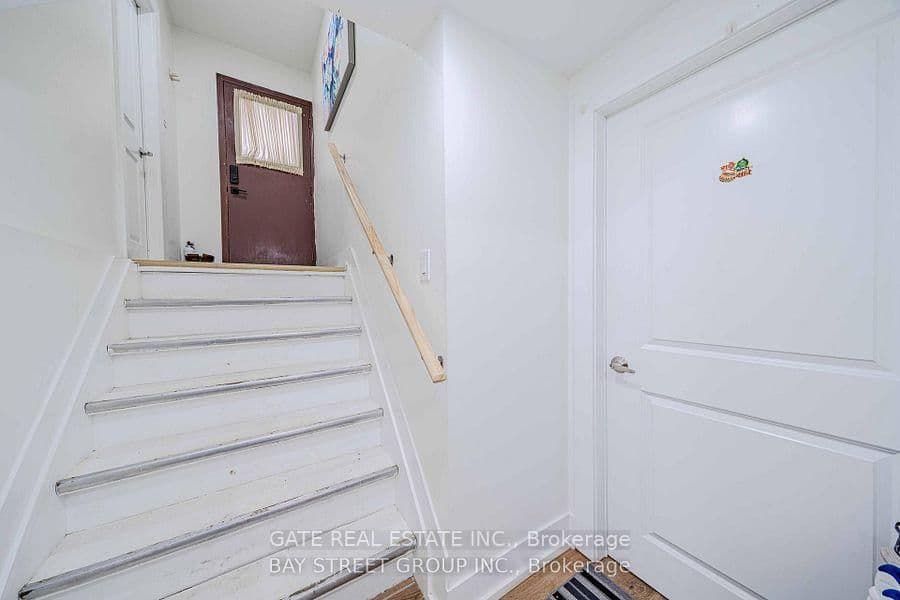 14 Amarillo Drive, Unit Lower Level thumbnail 2