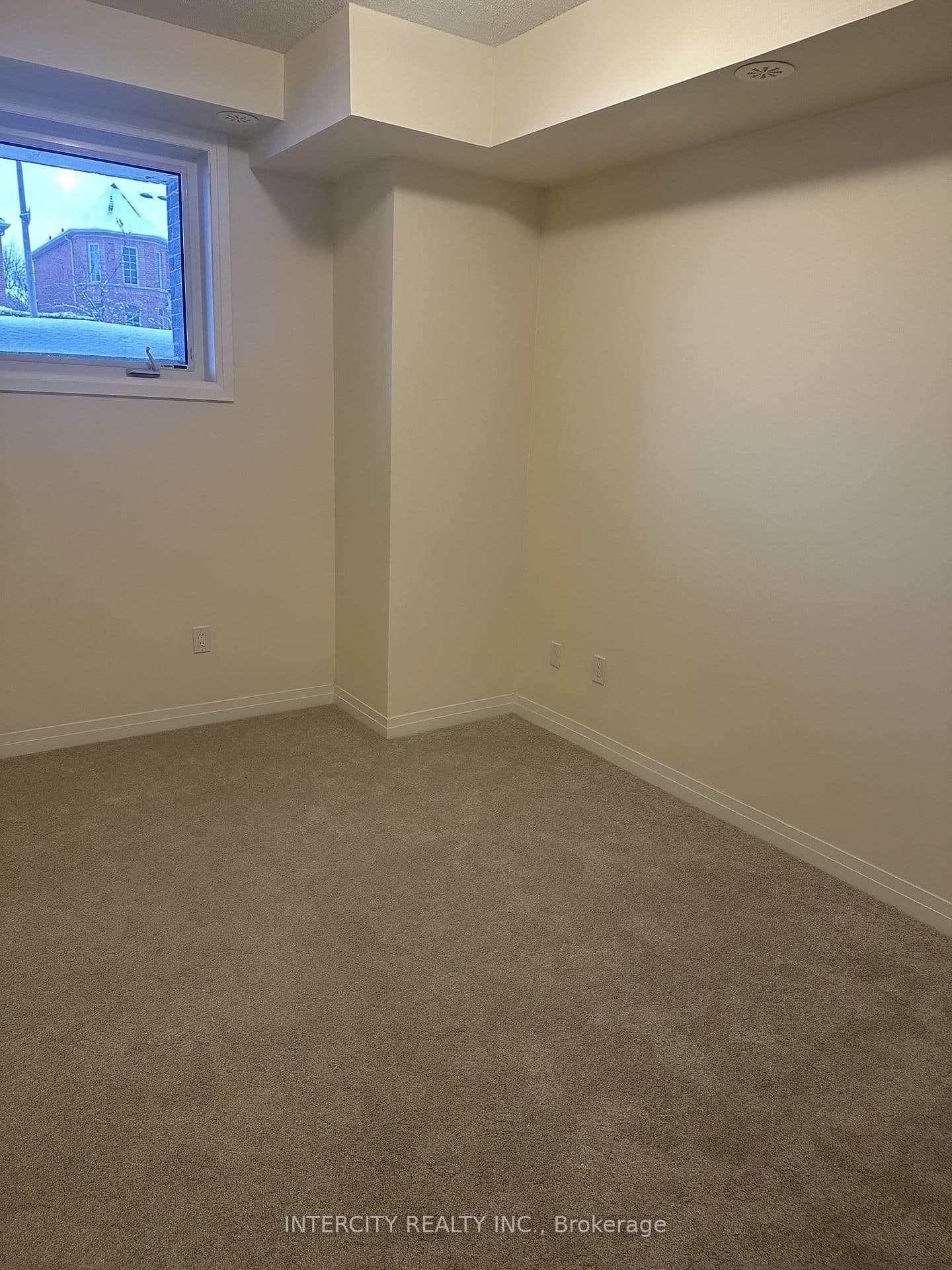 245 McLevin Avenue, Unit 13 thumbnail 11