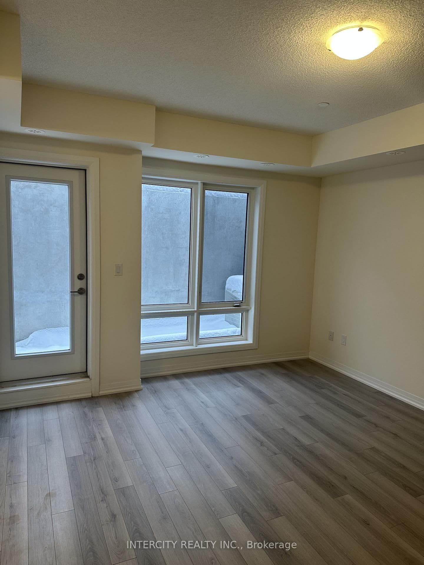 245 McLevin Avenue, Unit 13 thumbnail 2