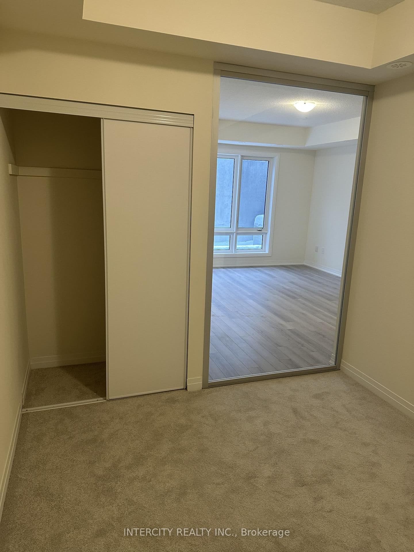 245 McLevin Avenue, Unit 13 thumbnail 7