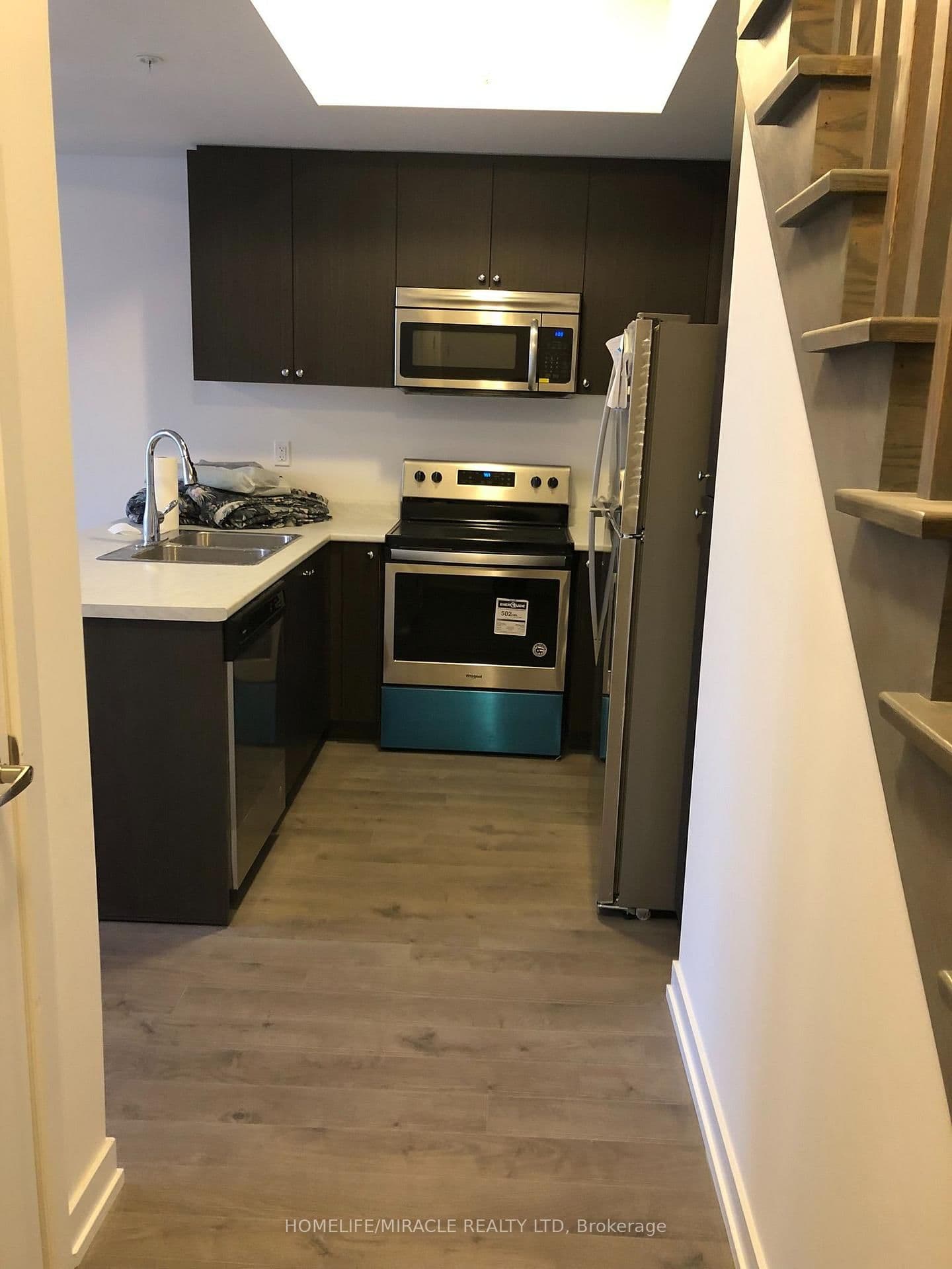 1555 Kingston Road, Unit 202 thumbnail 4