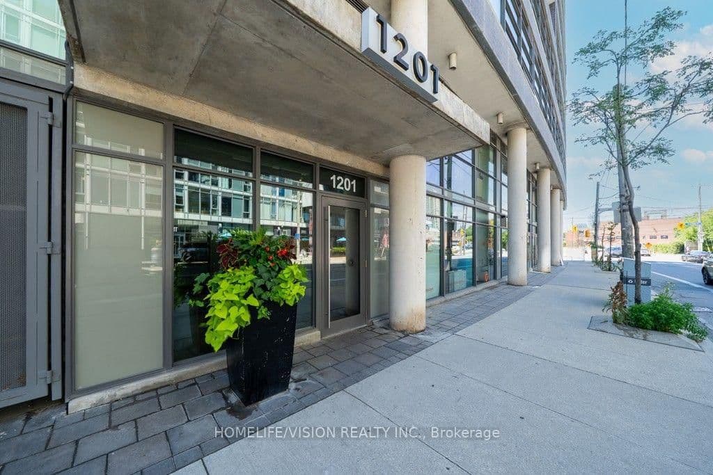 1201 Dundas Street E, Unit 804 thumbnail 3