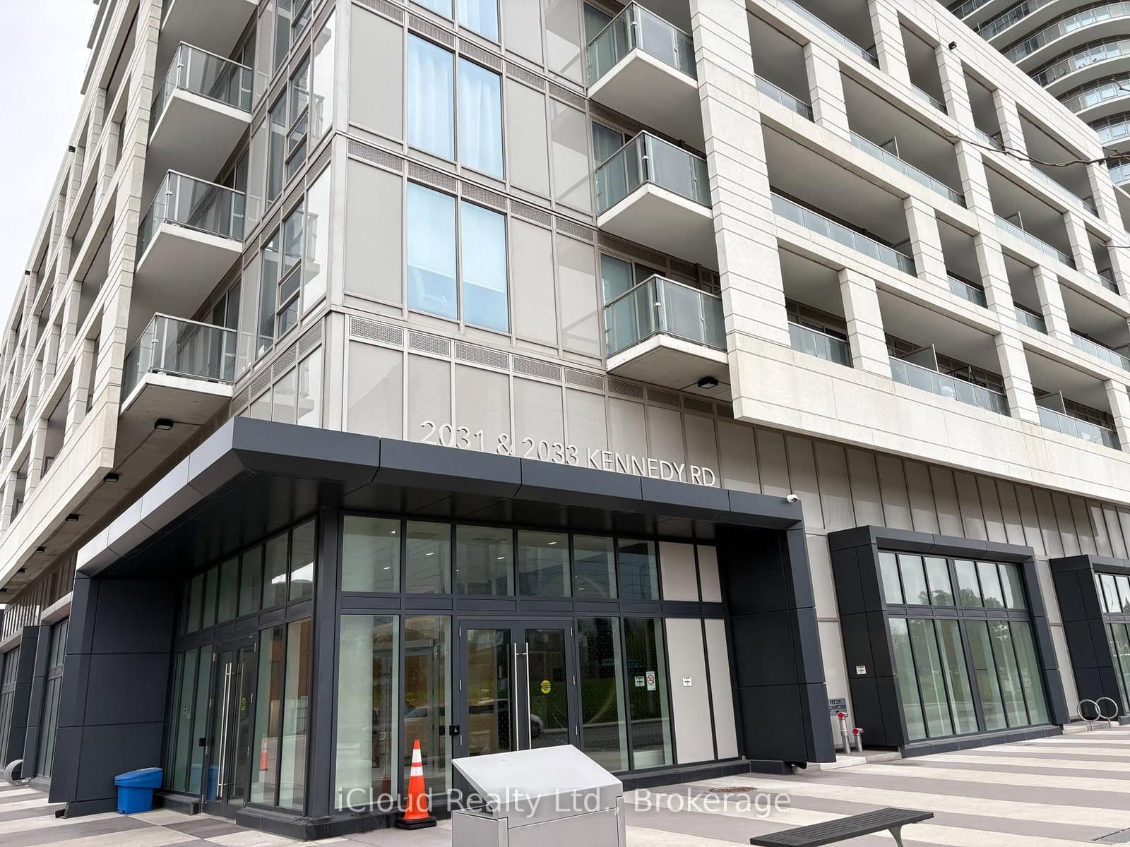 2033 Kennedy Road, Unit 303 thumbnail 2
