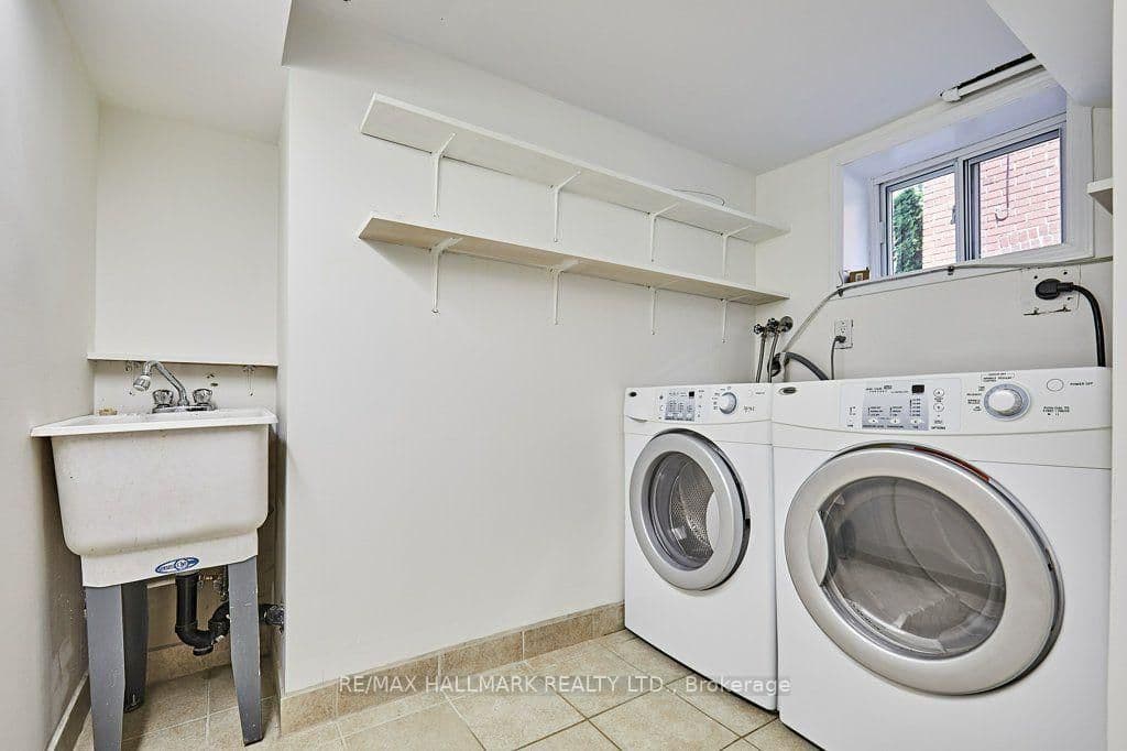 181 Ferris Road, Unit Basement thumbnail 11
