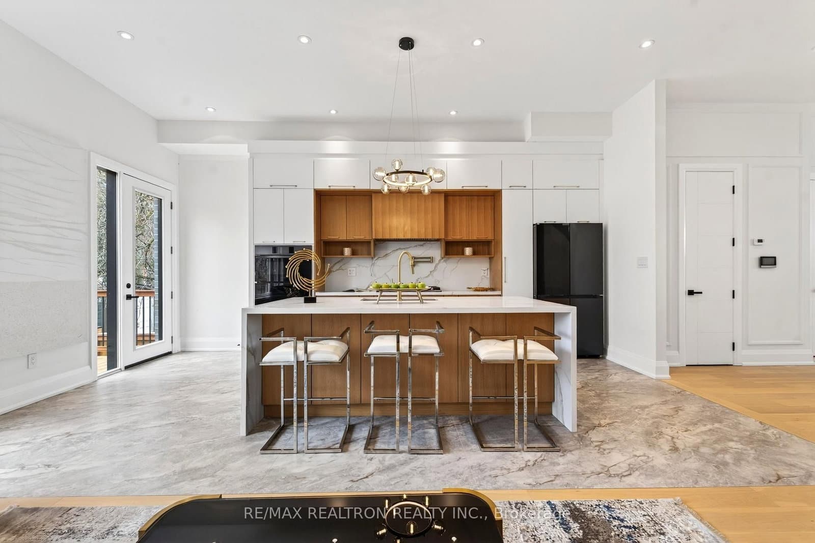792 Midland Avenue thumbnail 14