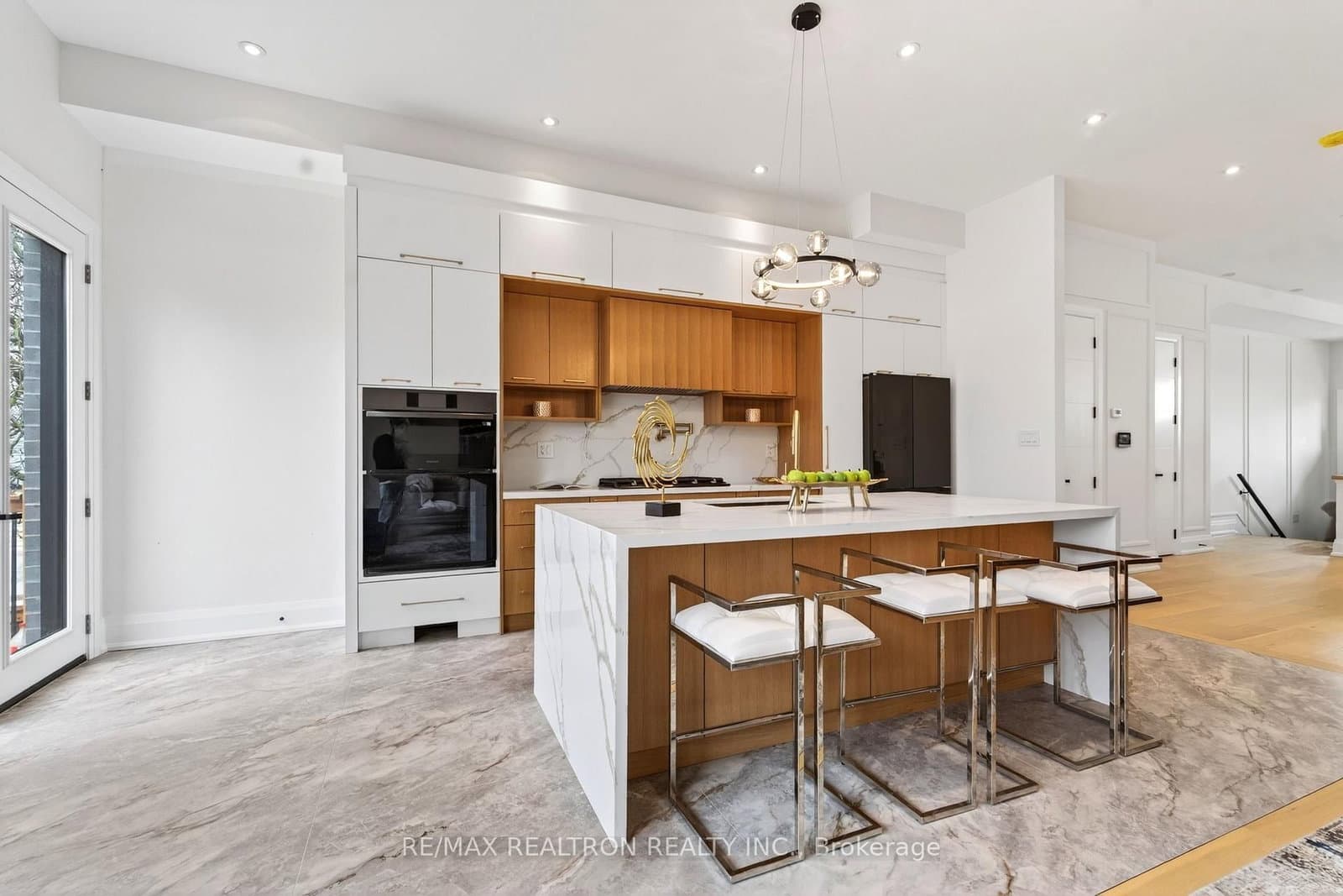 792 Midland Avenue thumbnail 17