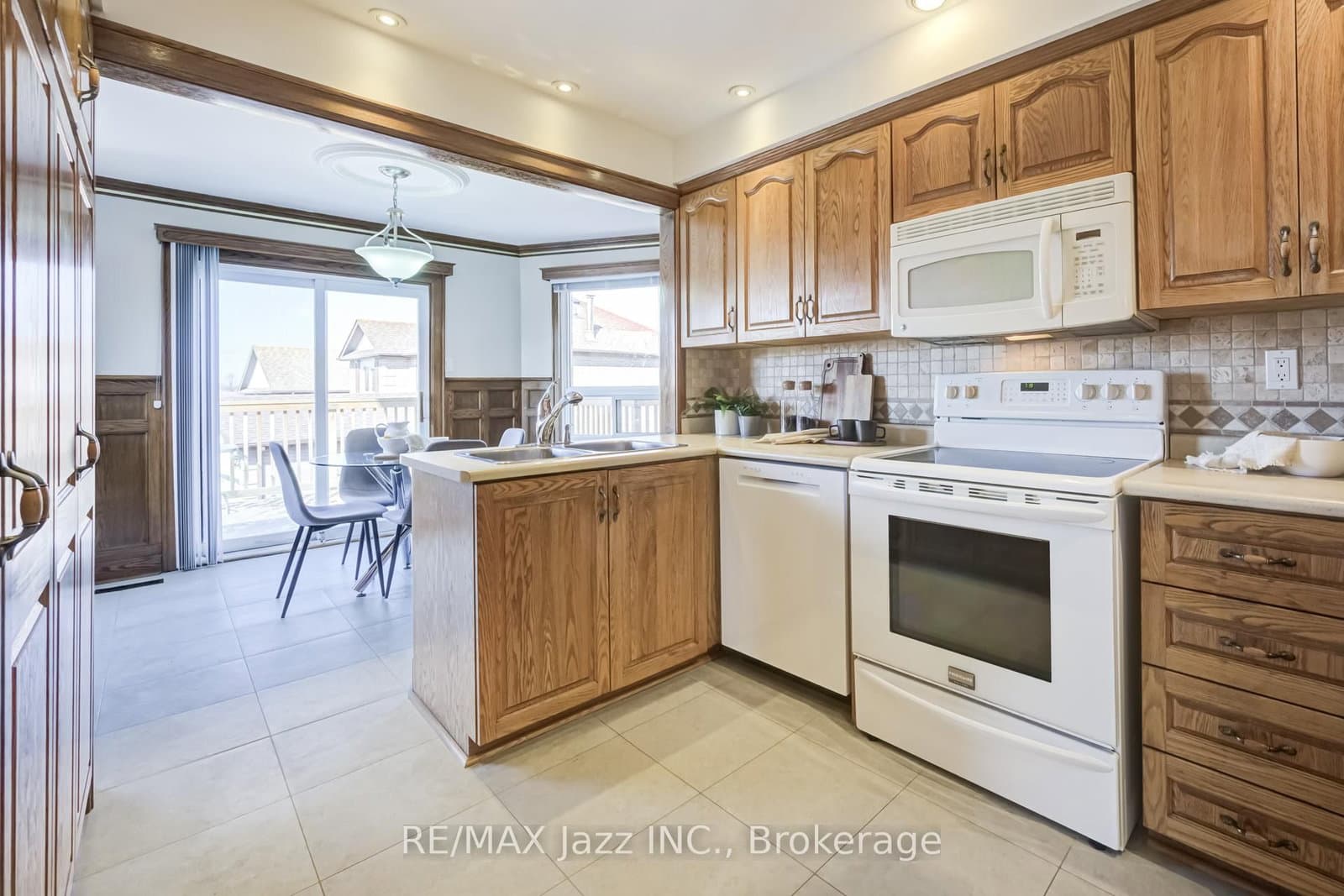 2 Coomer Crescent thumbnail 10