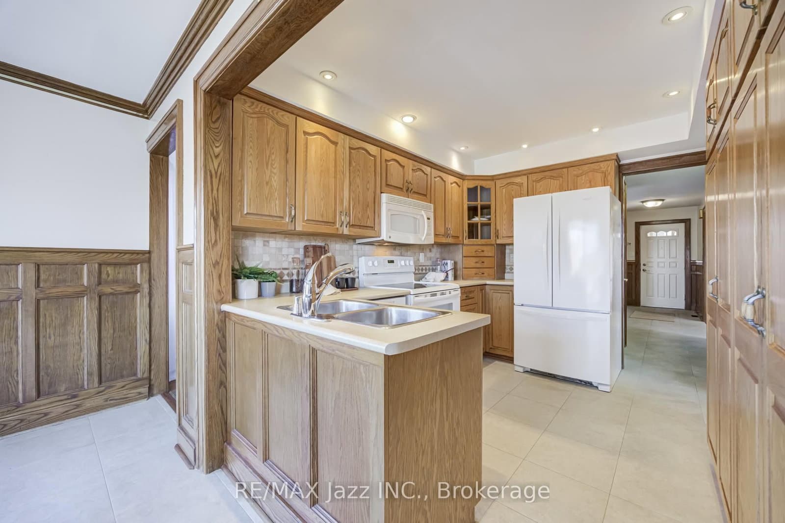 2 Coomer Crescent thumbnail 11