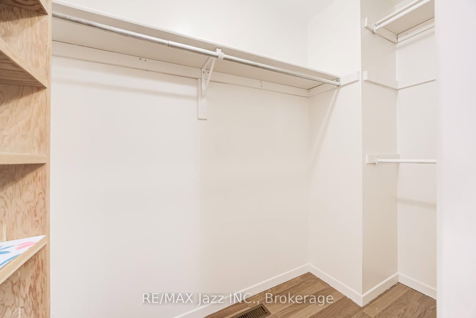 2 Coomer Crescent thumbnail 21