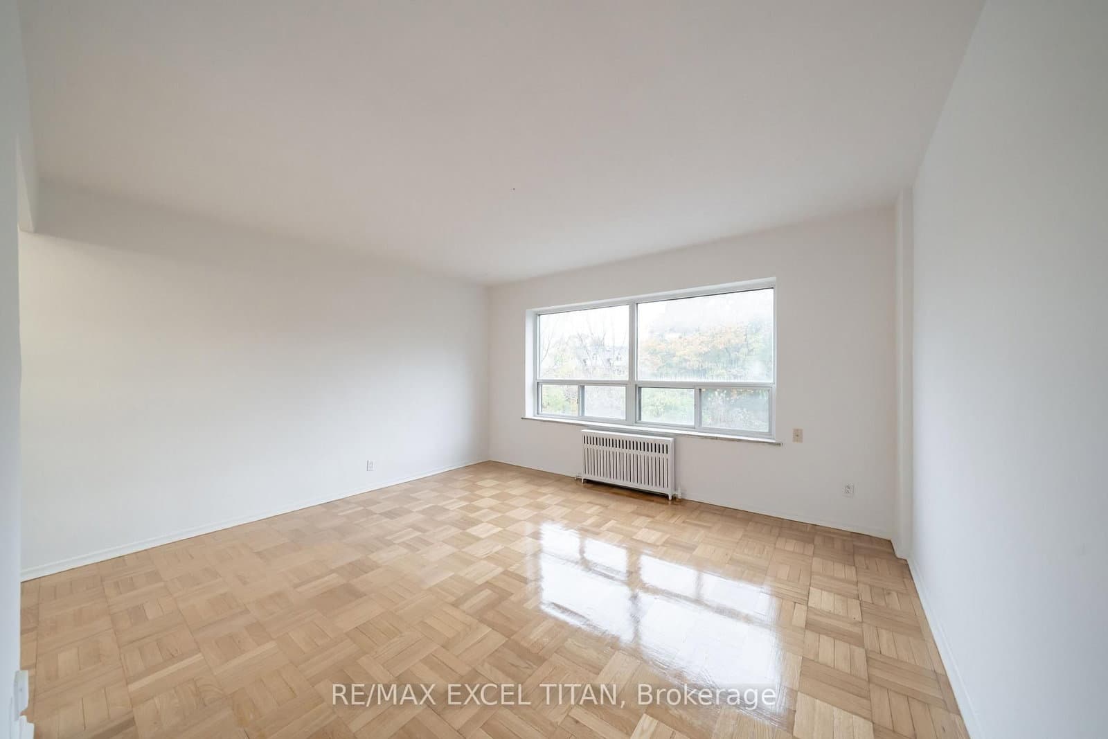 156 Kingston Road, Unit 201 thumbnail 2