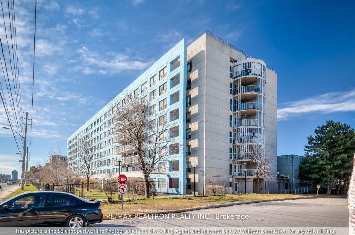 #105 - 39 Kimbercroft Court