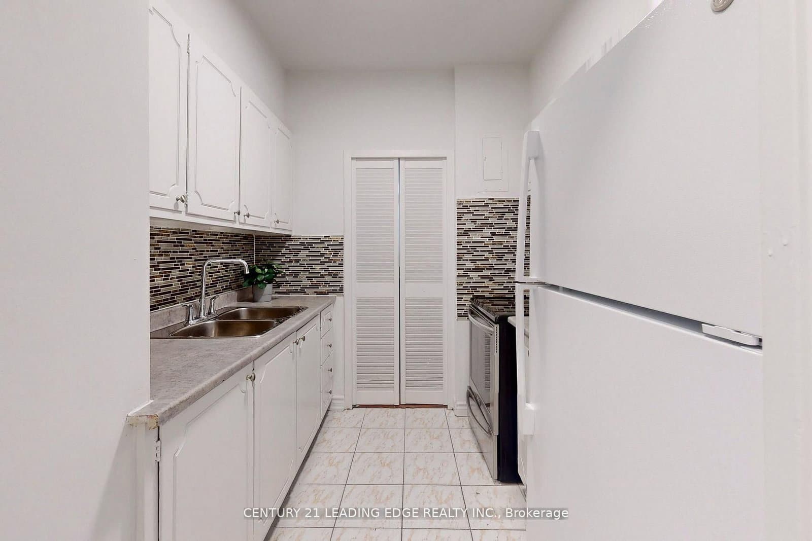 2245 Eglinton Avenue E, Unit 1005 thumbnail 23