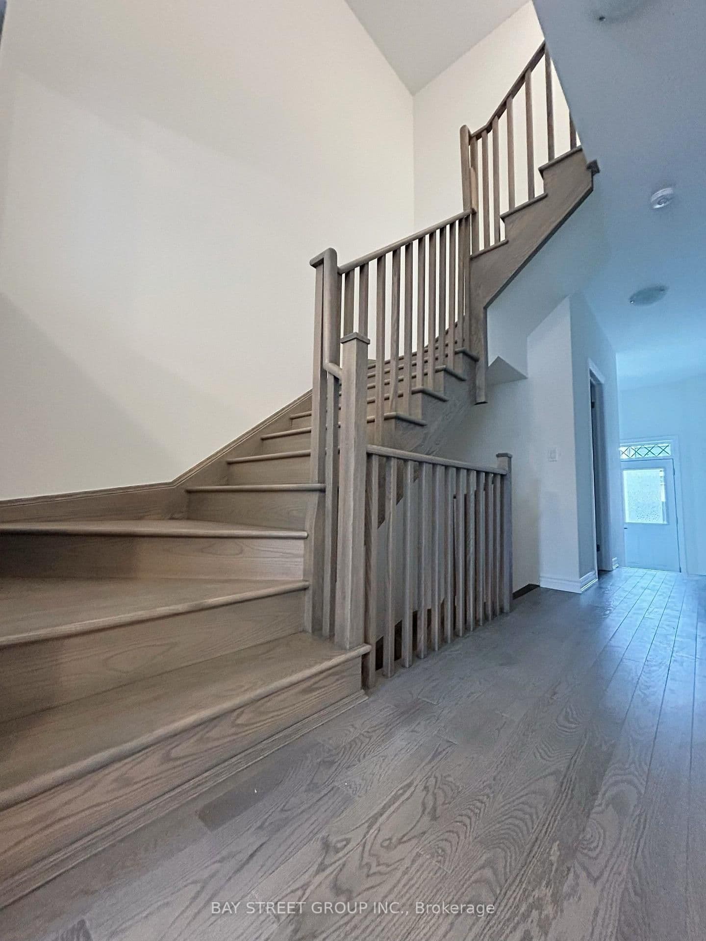 1130 Thompson Drive S thumbnail 13