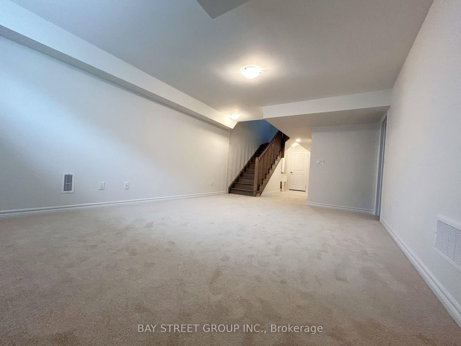 1130 Thompson Drive S thumbnail 7