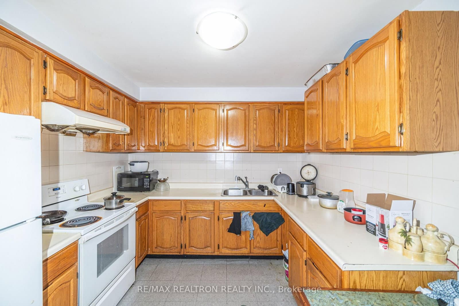 3541 St Clair Avenue E thumbnail 12