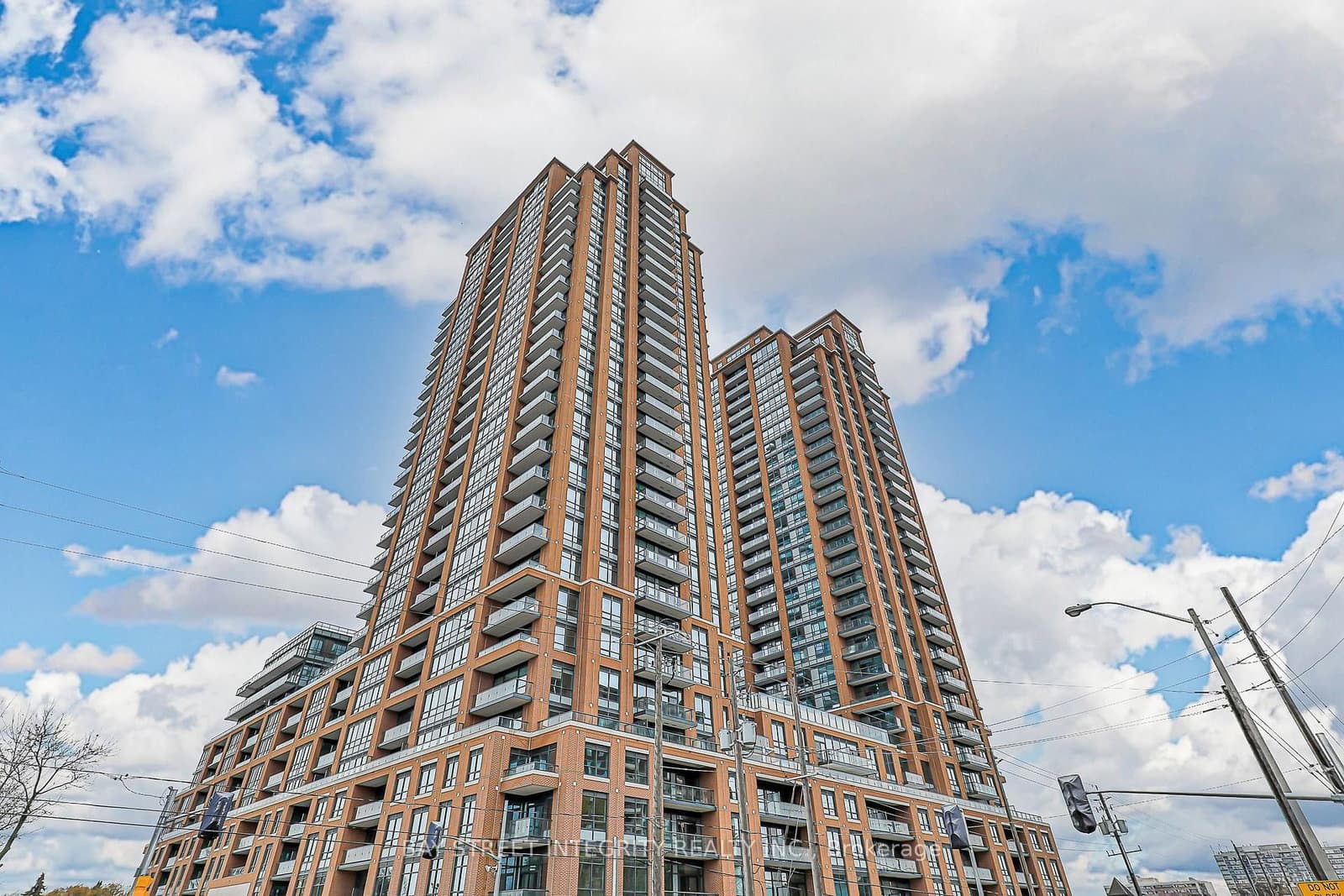 #710 - 3260 SHEPPARD Avenue E