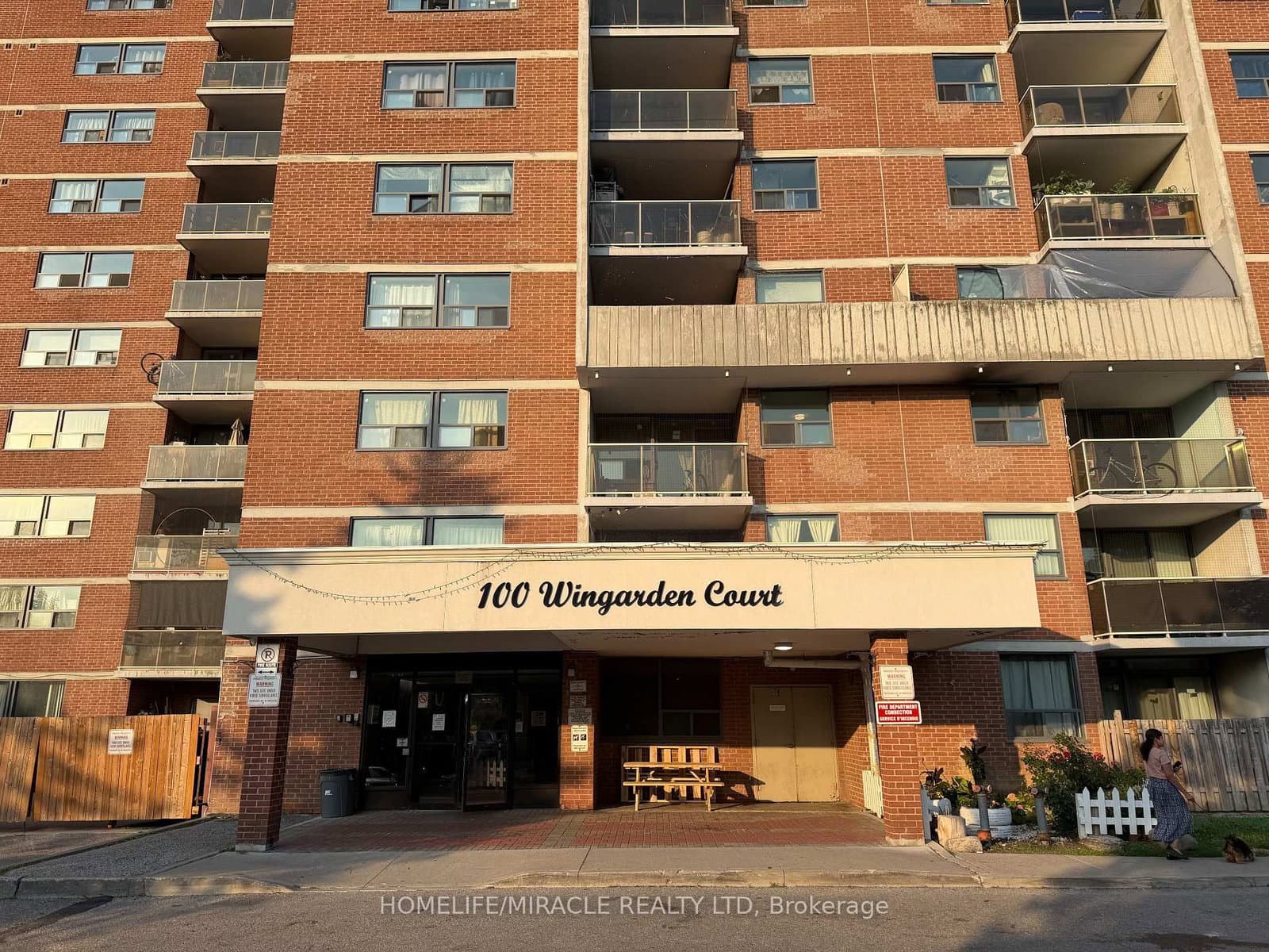 #714 - 100 Wingarden Court