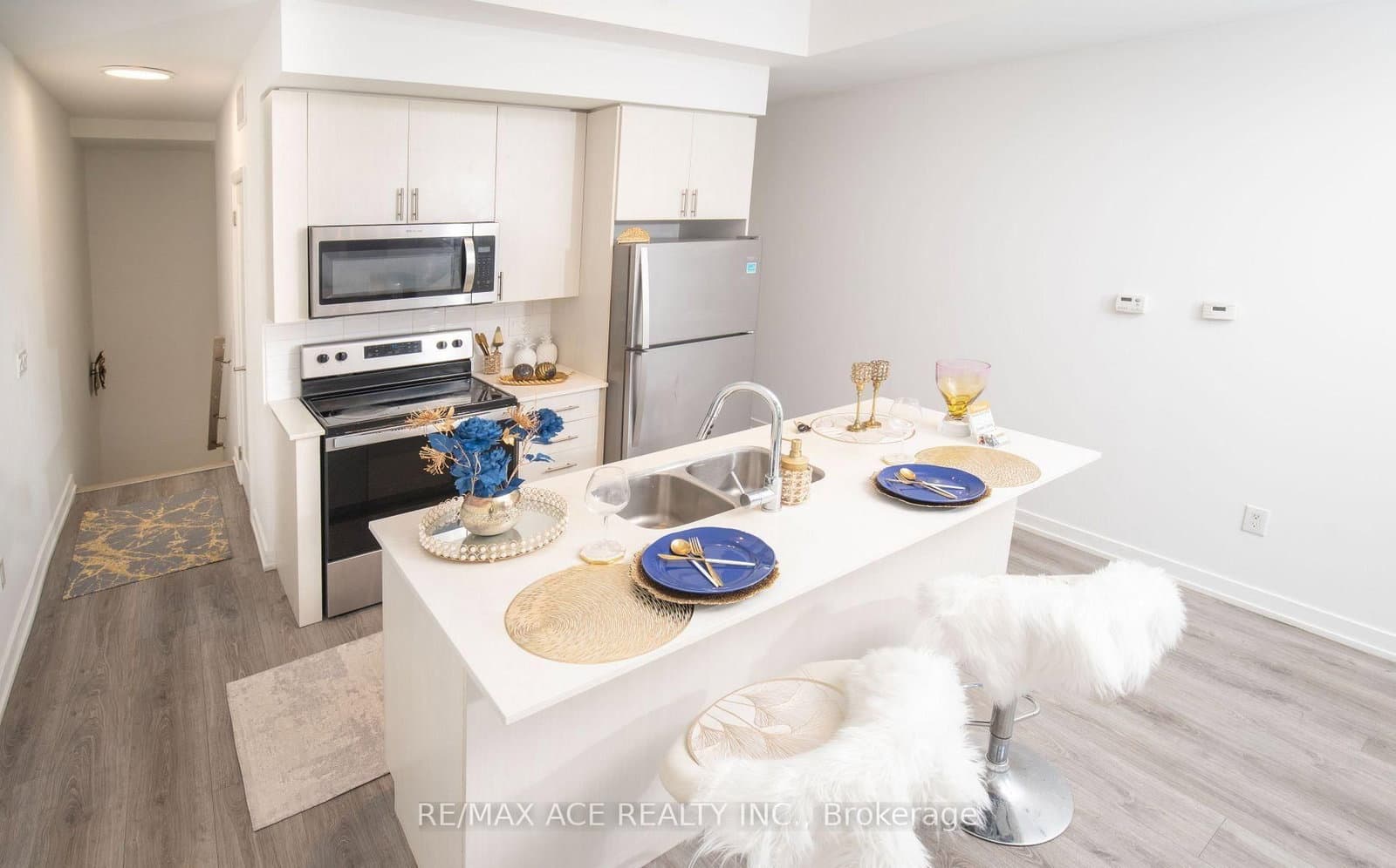 3686 St Clair Avenue E, Unit 105 thumbnail 4