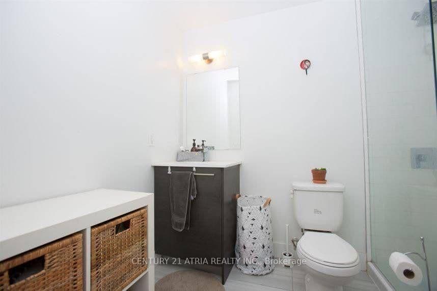 630 Queen Street, Unit 204 thumbnail 4