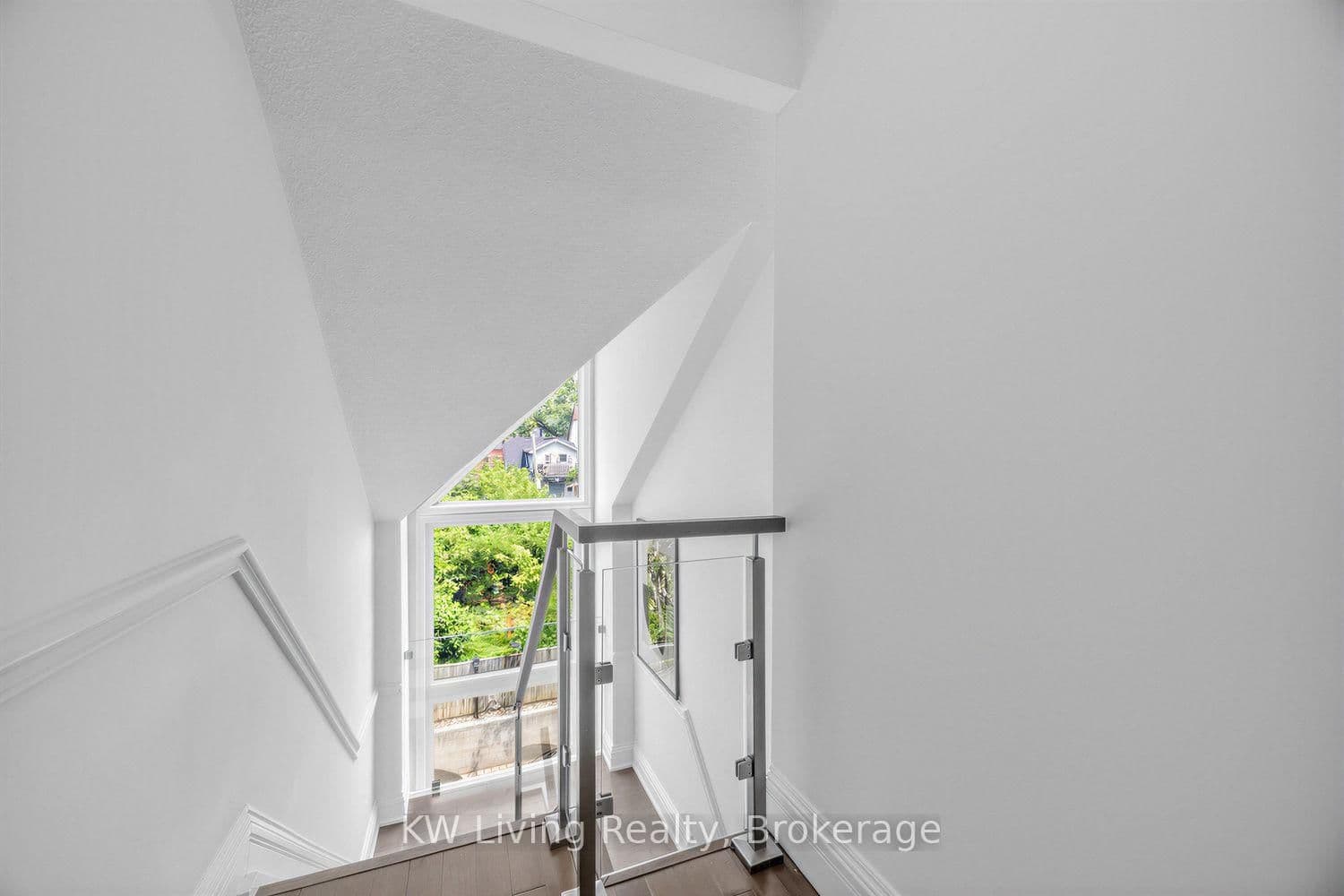 155 Woodbine Avenue, Unit TH7 thumbnail 19