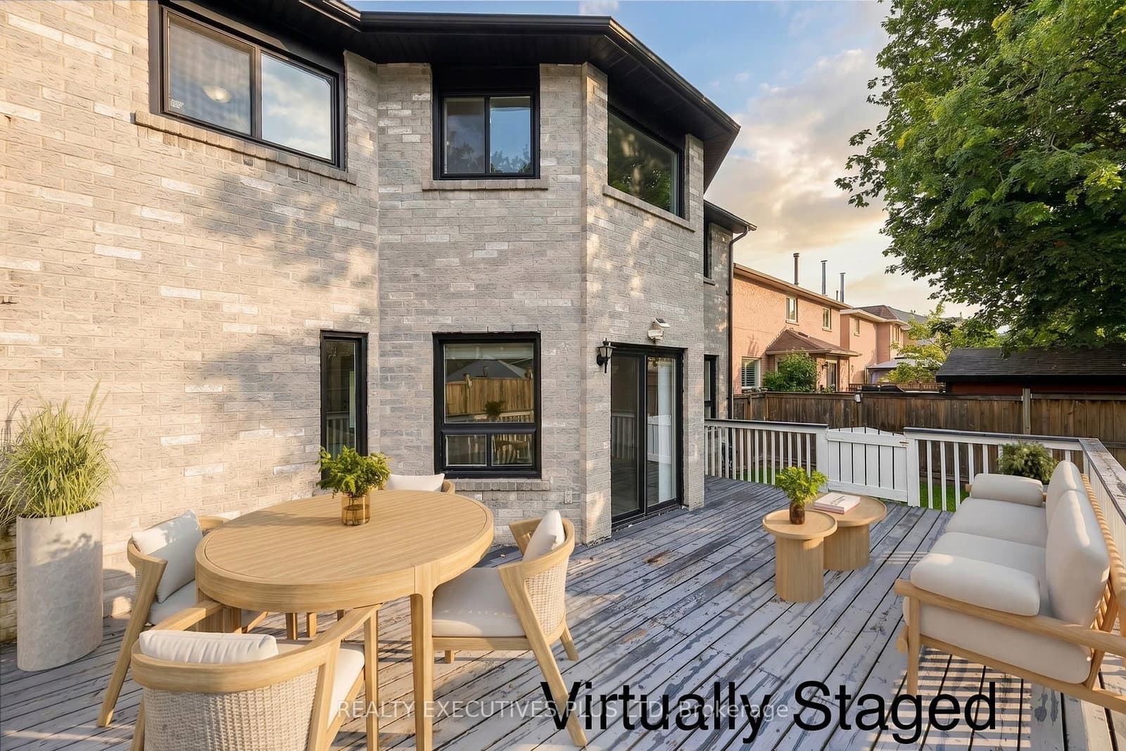 693 Barnes Crescent thumbnail 43