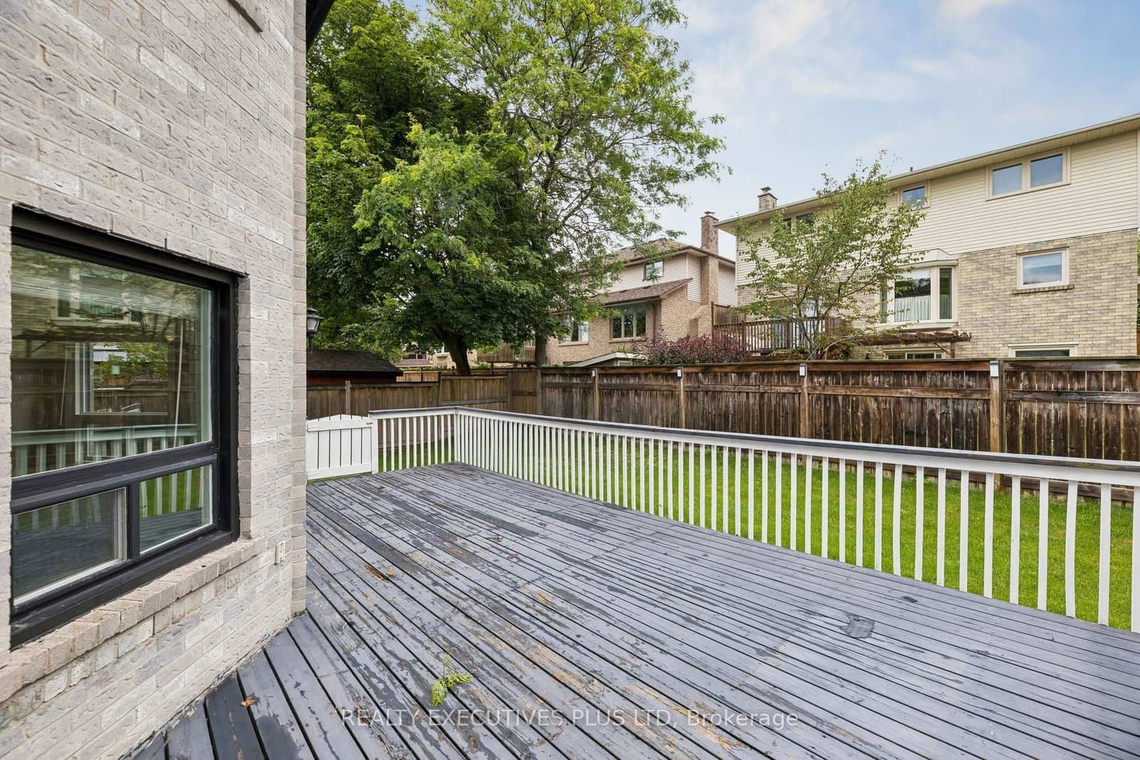 693 Barnes Crescent thumbnail 50