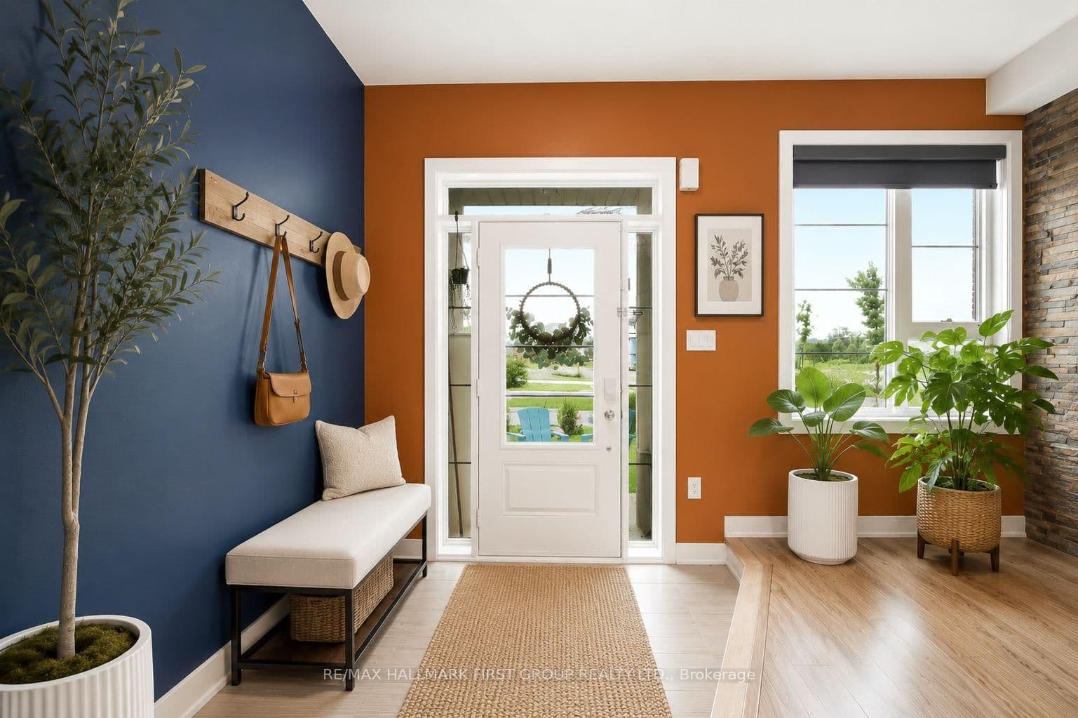 142 Vanier Street thumbnail 2