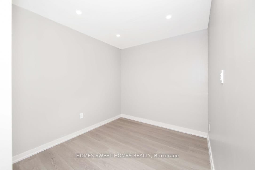 1352 Kennedy Road, Unit A thumbnail 10