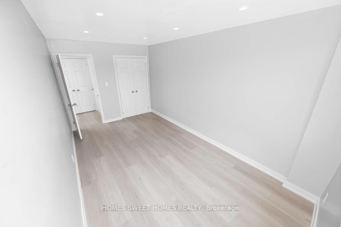 1352 Kennedy Road, Unit A thumbnail 6