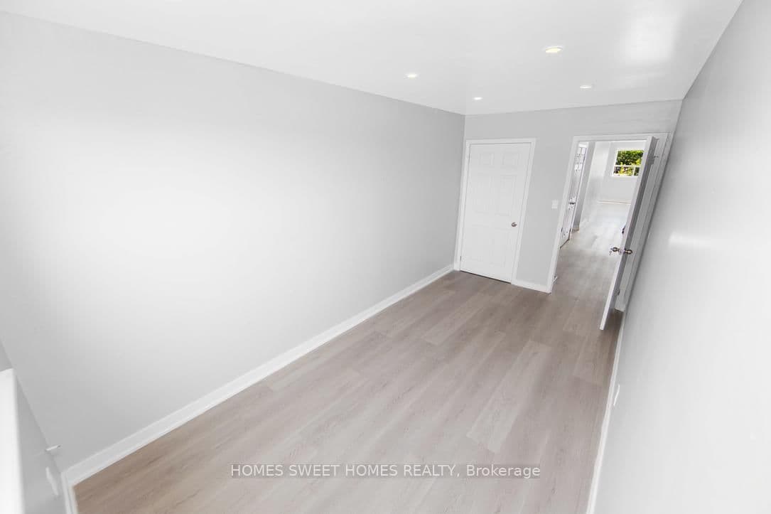 1352 Kennedy Road, Unit A thumbnail 8