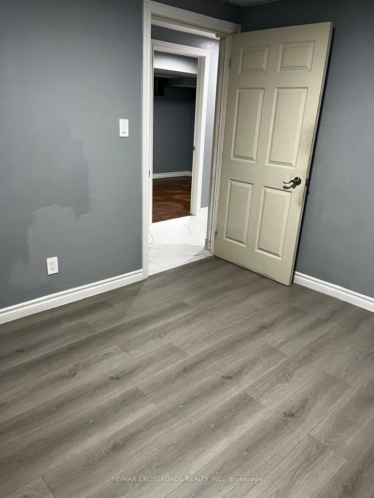 44 Romulus Basement Apartment Drive thumbnail 11